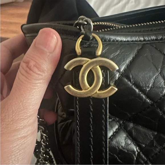 Chanel Gabrielle Medium - Picture 7 of 10